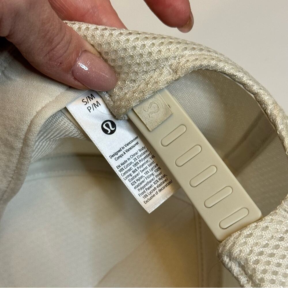 Lululemon off-White Mesh Cap - Picture 2 of 2